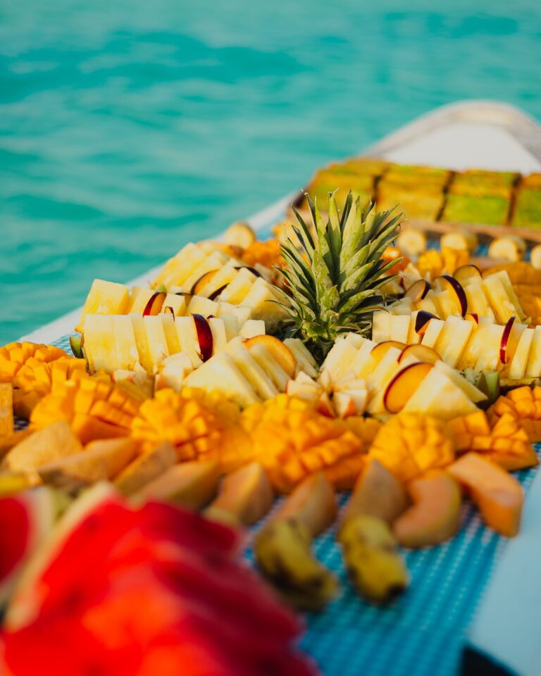 bote-atardecer-amiradventours4-min