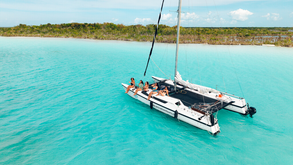 Tour catamaran21